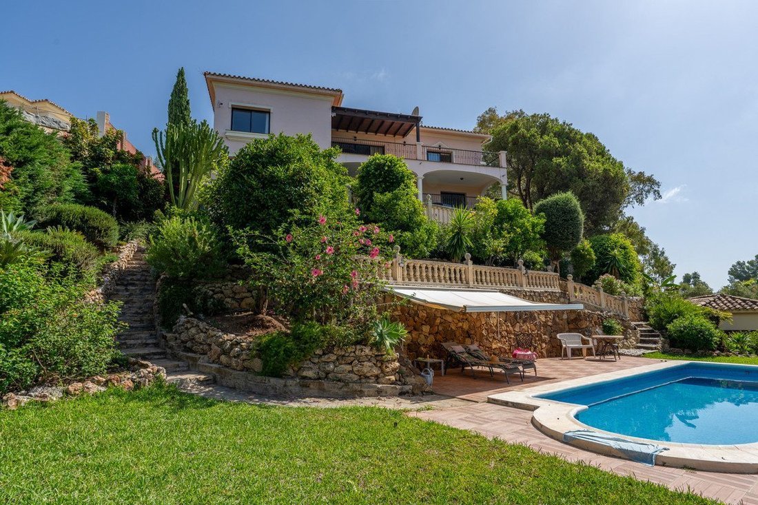 Villa in La Quinta, Benahavis, Andalusia 1 - 18859073