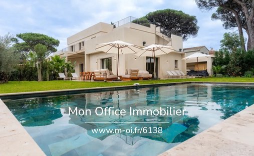 House in Zone Ouest Urbaine, Saint-Tropez, France 1