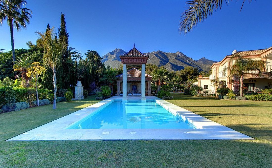 Villa in Marbella, Andalusia, Spain 3 - 18859564