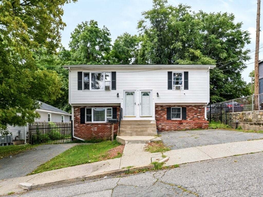 North Providence, Rhode Island, United States 2 - 18851535