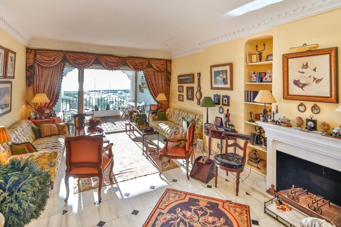 Apartment in Puerto Banus, Marbella, Spain 5 - 18857009