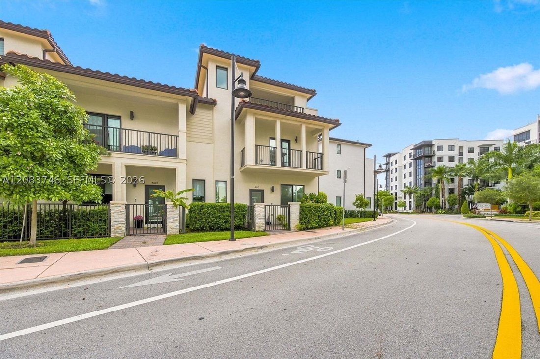 Townhouse en Miami Springs, Florida, Estados Unidos 3 - 18854627