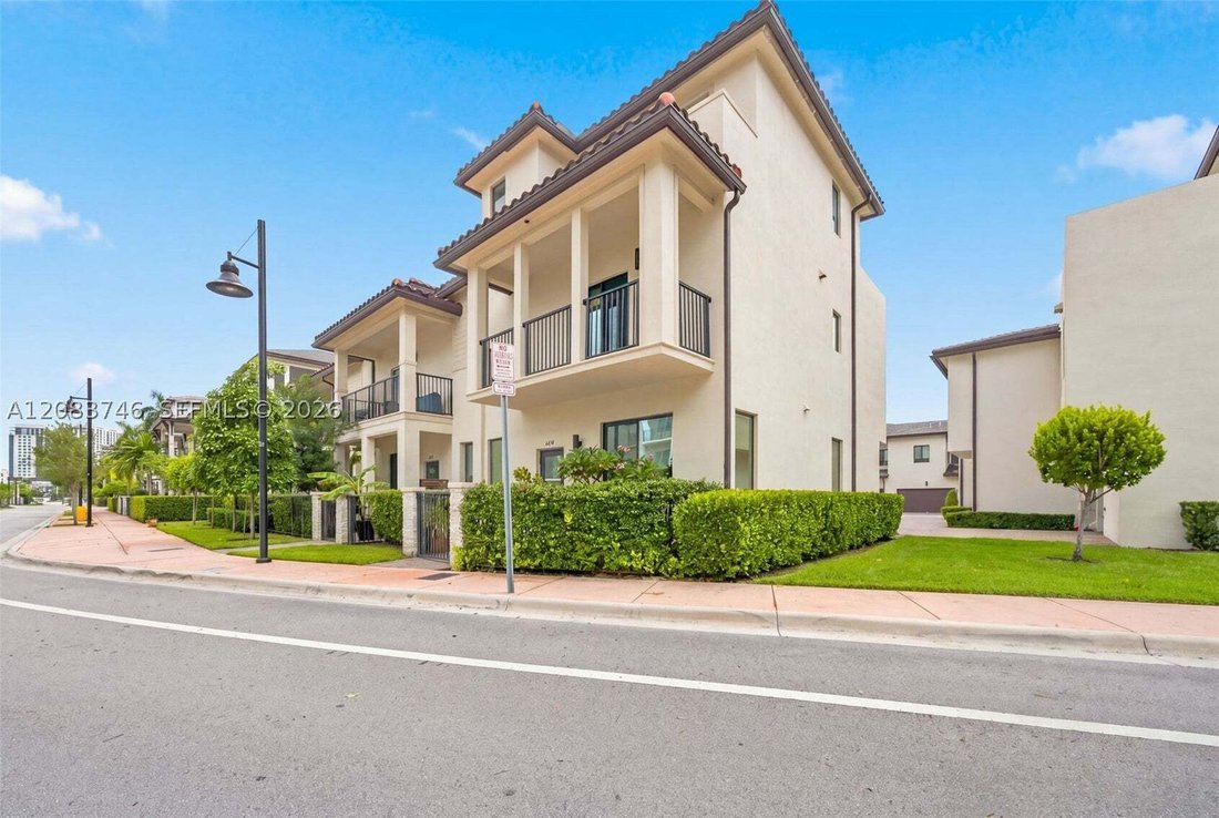 Townhouse en Miami Springs, Florida, Estados Unidos 2 - 18854627