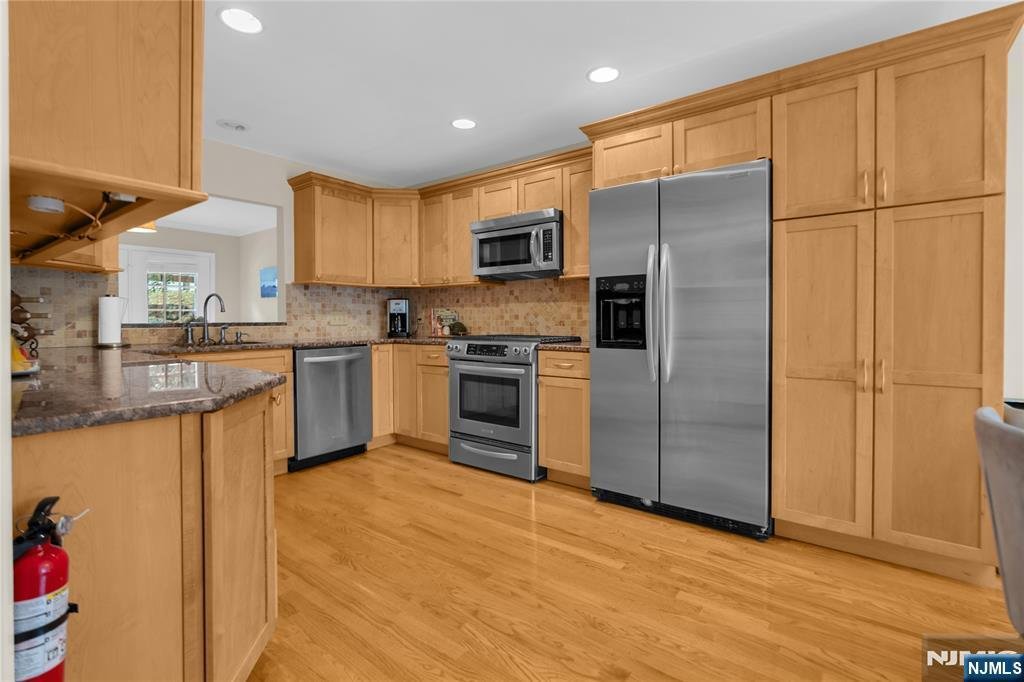 Condo in West Orange, New Jersey, United States 4 - 18844813
