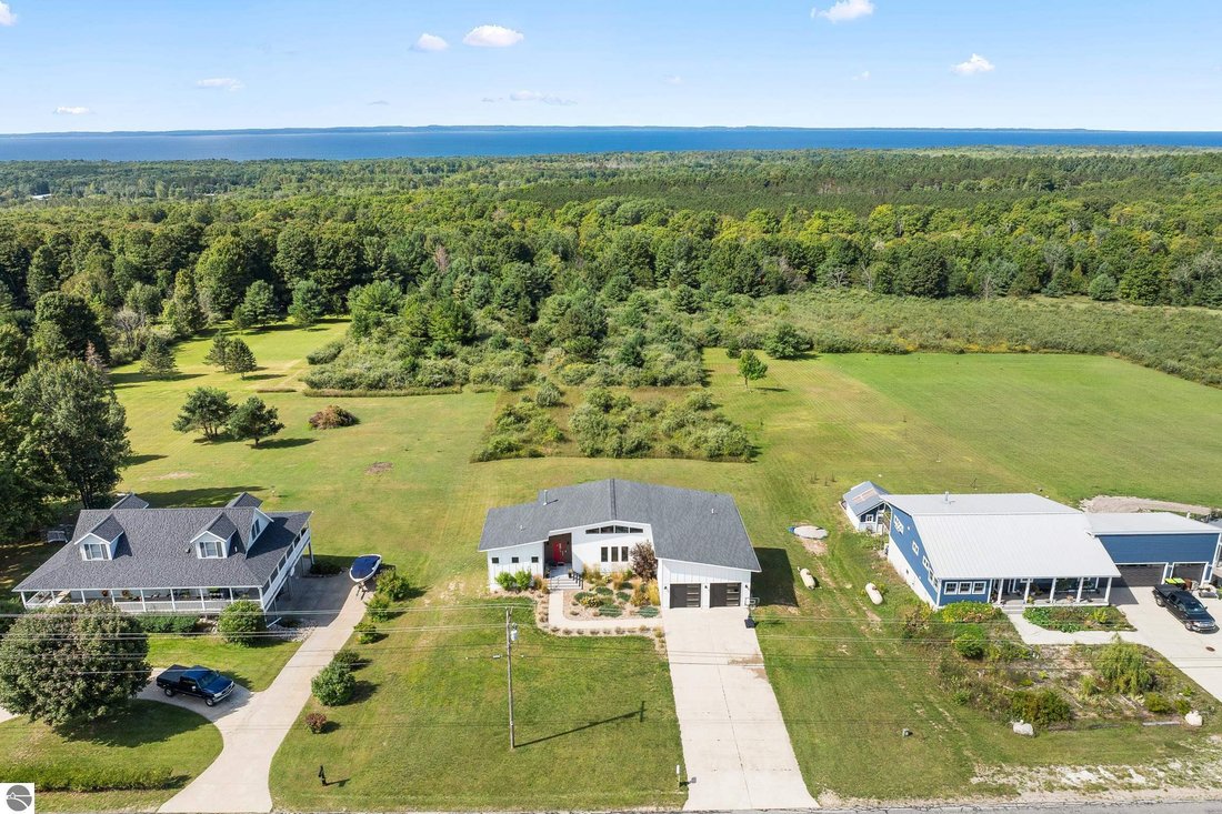 House in Central Lake, Michigan, United States 4 - 18851347
