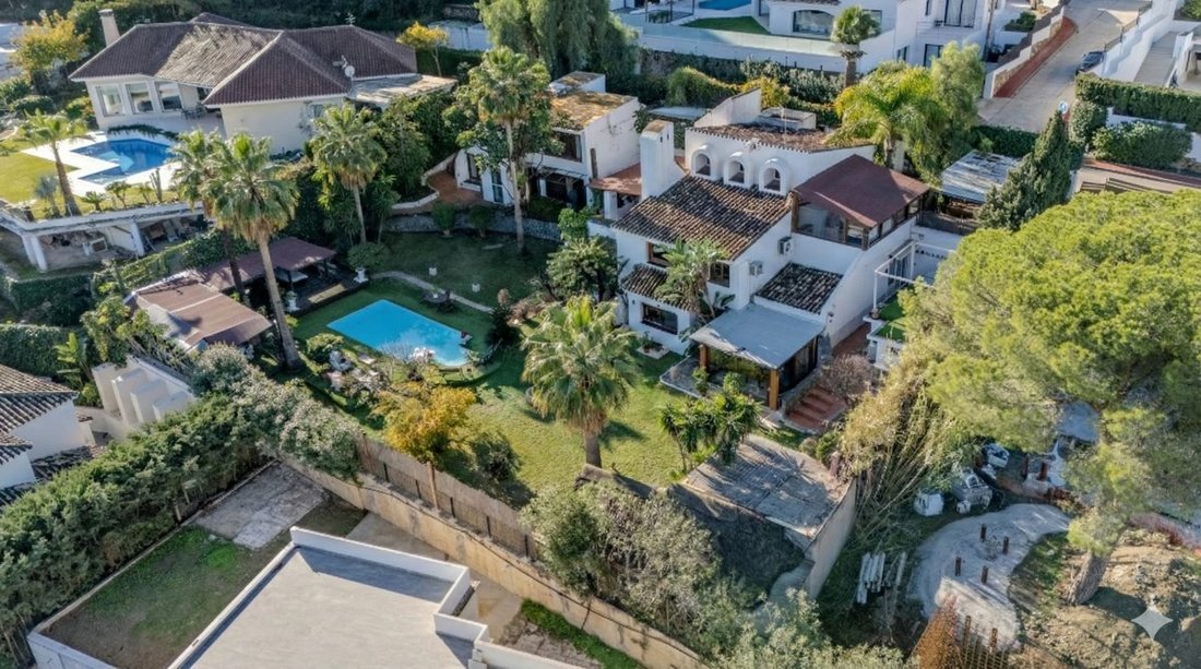 Villa in Nueva Andalucía, Marbella, Spanien 3 - 18856421
