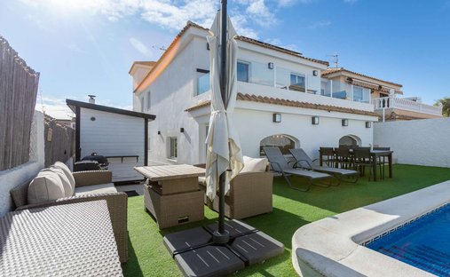 Chalet in Torrevieja, Valencian Community, Spain 1