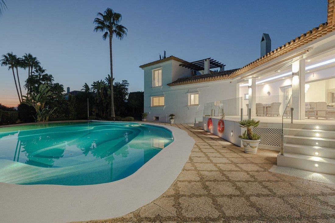 Villa a Estepona, Andalusia, Spagna 2 - 18862091
