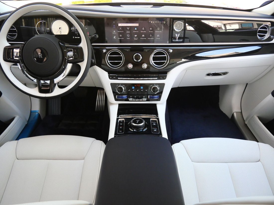 Sedan in Beverly Hills, CA, United States 4 - 18850301