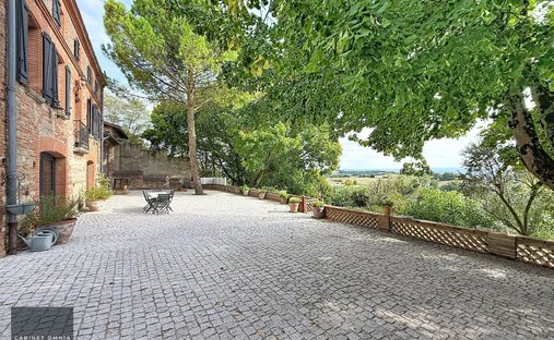 House in Varennes, Occitania, France 1