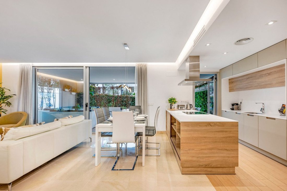 Apartment in Puerto Banus, Marbella, Spain 4 - 18856863