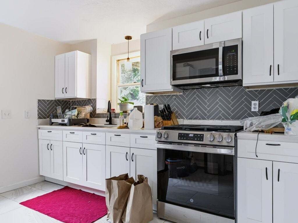 North Providence, Rhode Island, United States 5 - 18851535