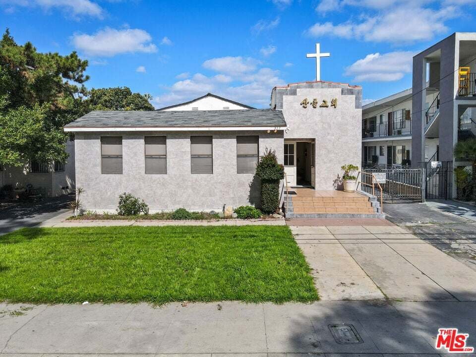 Glendale, California, United States 1 - 18845407