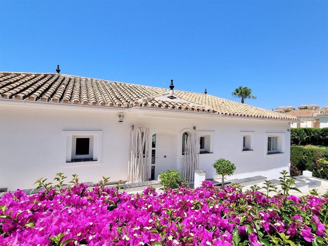 Villa in Elviria-Cabopino, Marbella, Spain 1 - 18859860