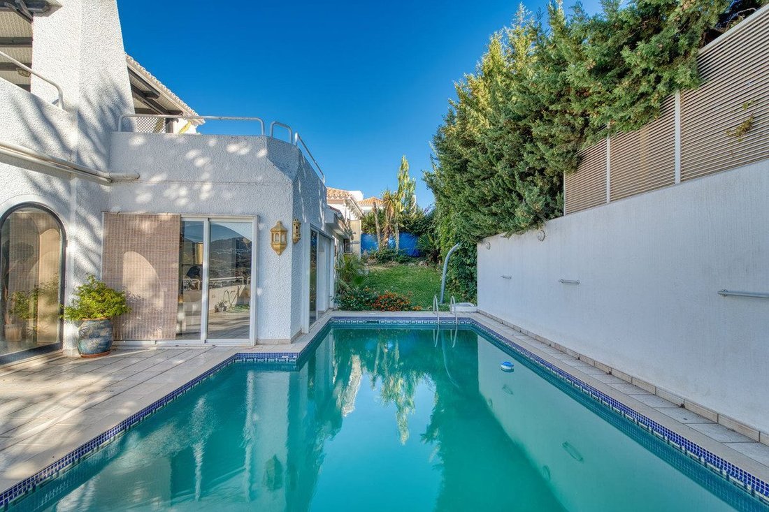 Villa in Nueva Andalucia, Marbella, Spain 2 - 18857025