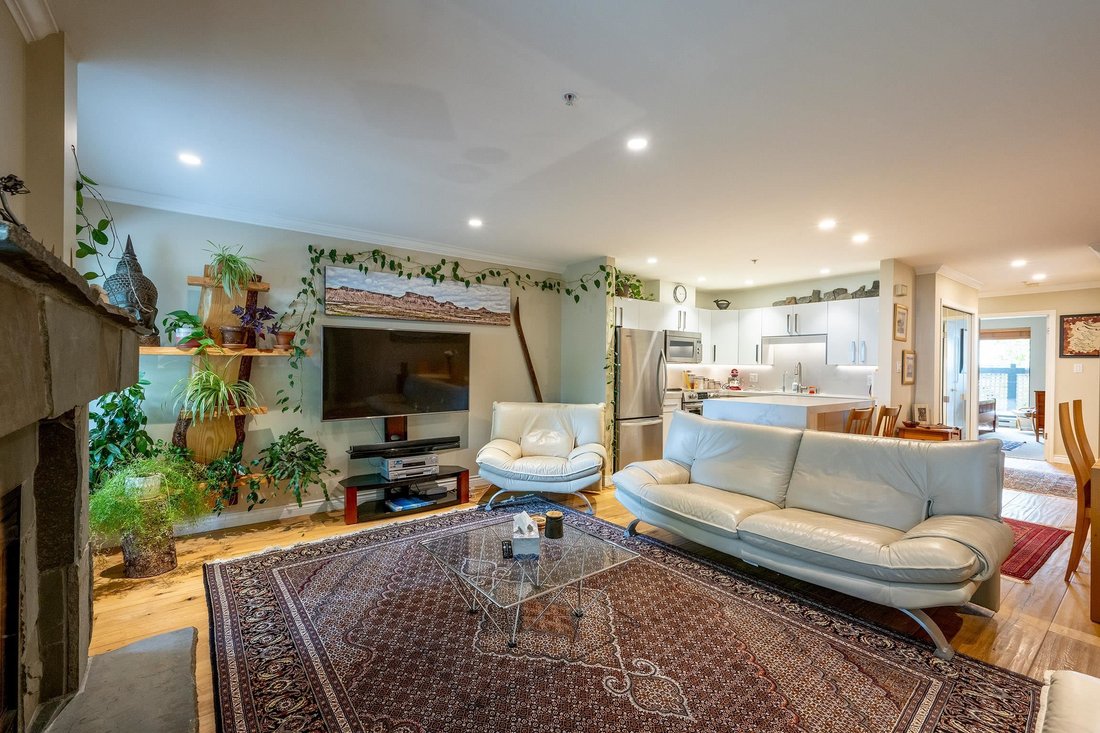 Townhouse in Whistler, British Columbia, Canada 3 - 18853466