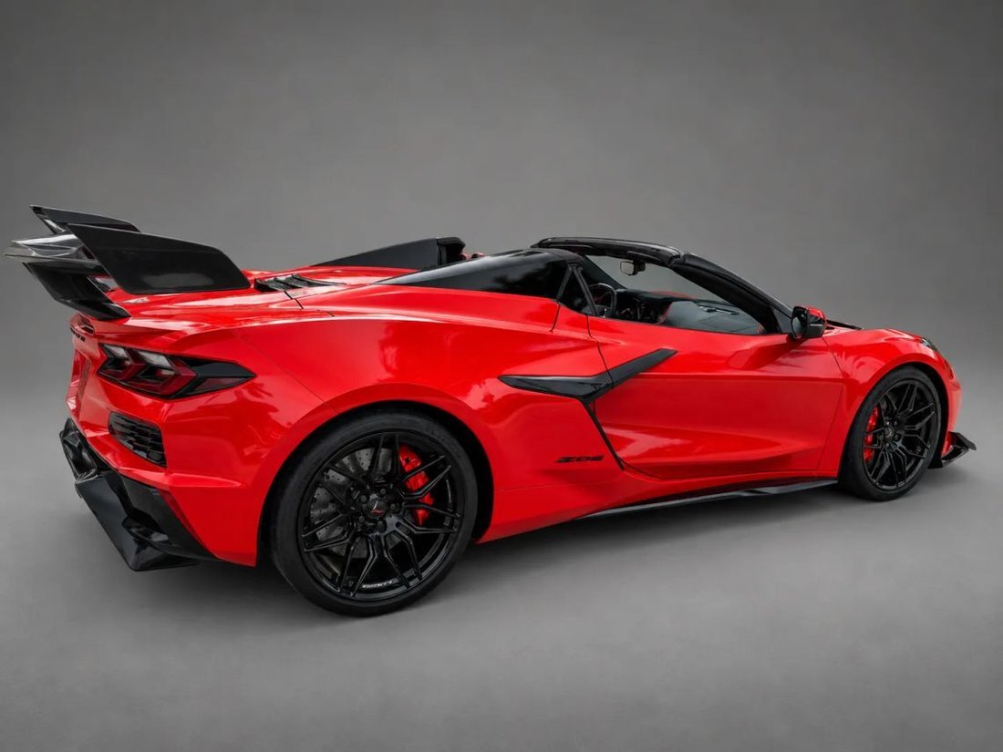 Cabriolet in Hollywood, FL, United States 3 - 18850821