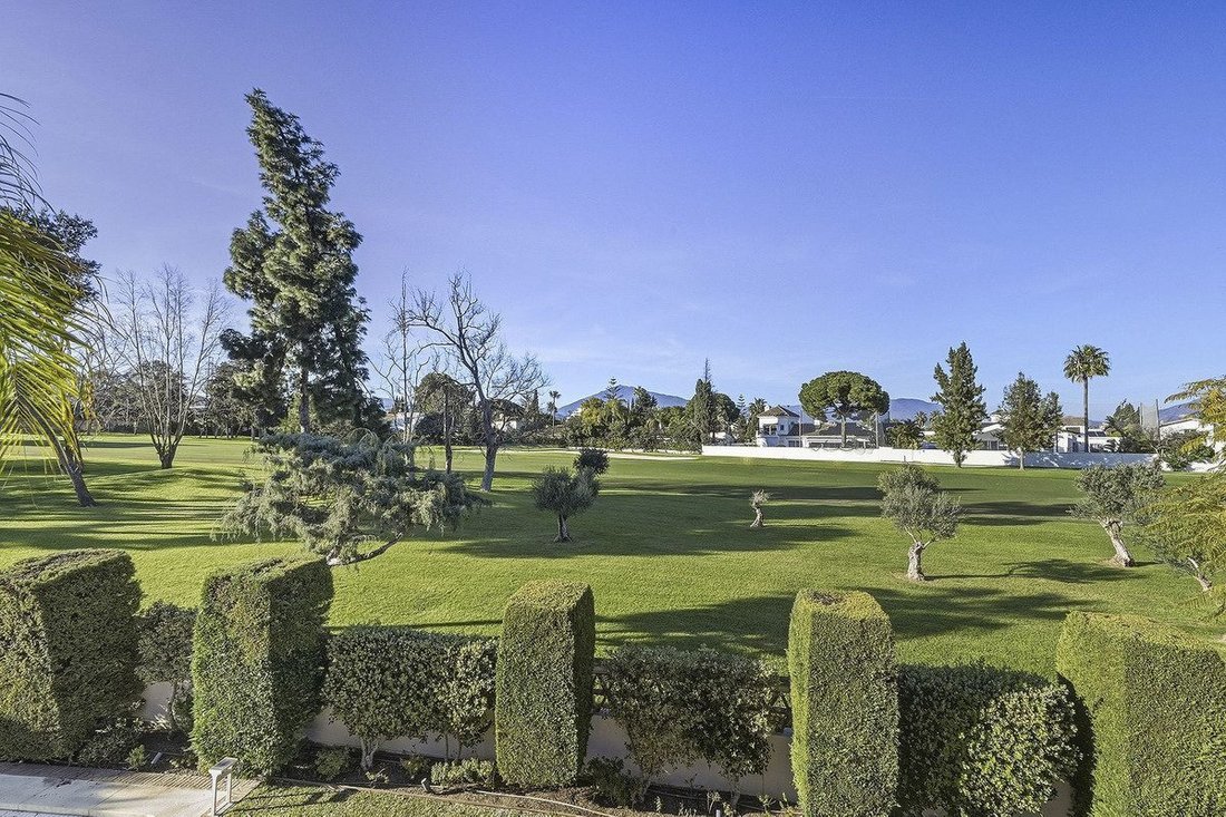 Villa in Guadalmina Alta, San Pedro de Alcantara, Spain 2 - 18857050