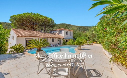Haus in La Croix-Valmer, Provence-Alpes-Côte d'Azur, Frankreich 1