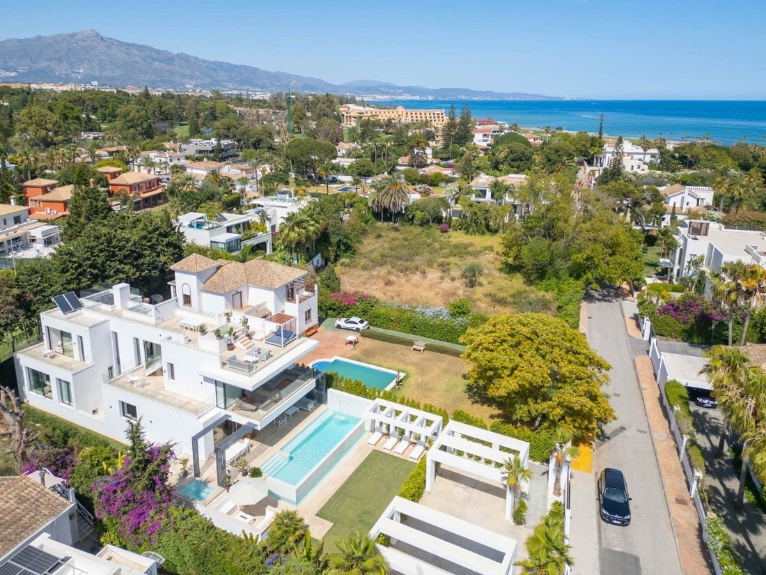 Villa in Atalaya-Isdabe, Estepona, Andalusia 2 - 18862174