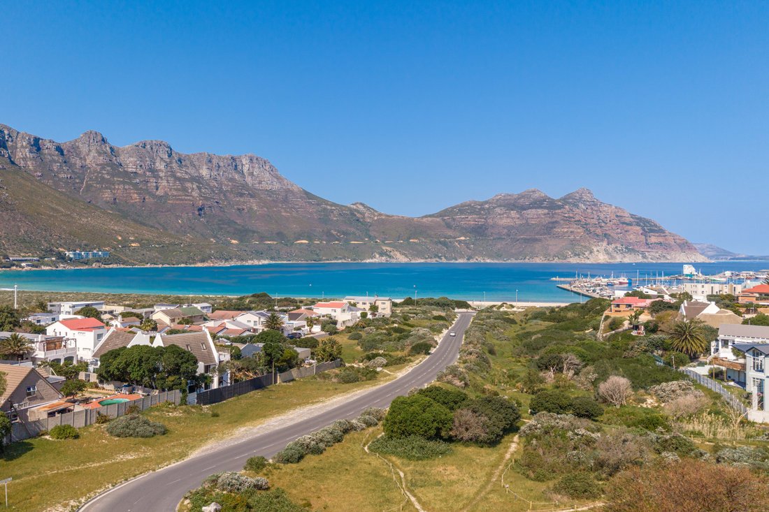 House in Hout Bay, South Peninsula, Cape Town 1 - 18856115