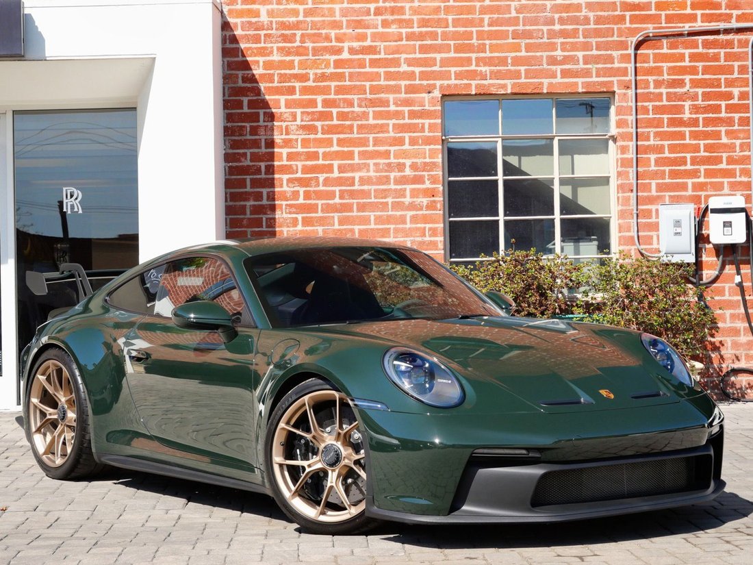 Coupe in Beverly Hills, CA, United States 1 - 18850298