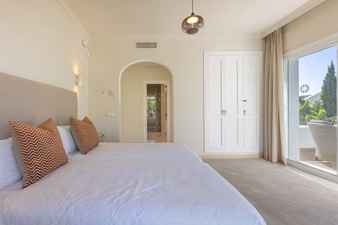 Villa in La Quinta, Benahavís, Andalusien 2 - 18857162