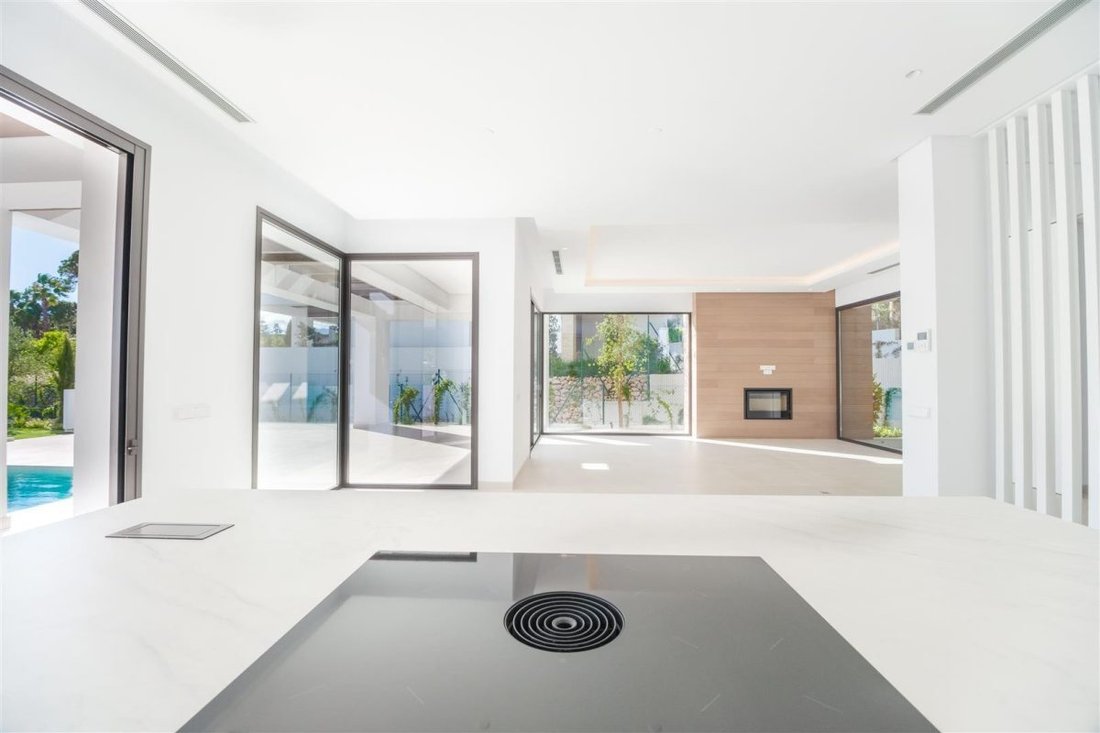 Villa à Puerto Banús, Marbella, Espagne 4 - 18862274