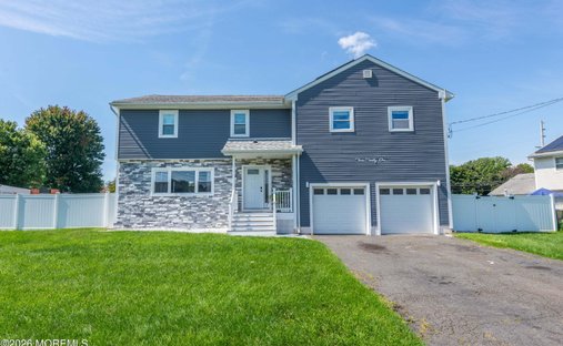 House in Aberdeen Township, New Jersey, United States 1
