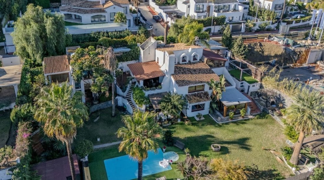 Villa in Nueva Andalucía, Marbella, Spanien 1 - 18856421