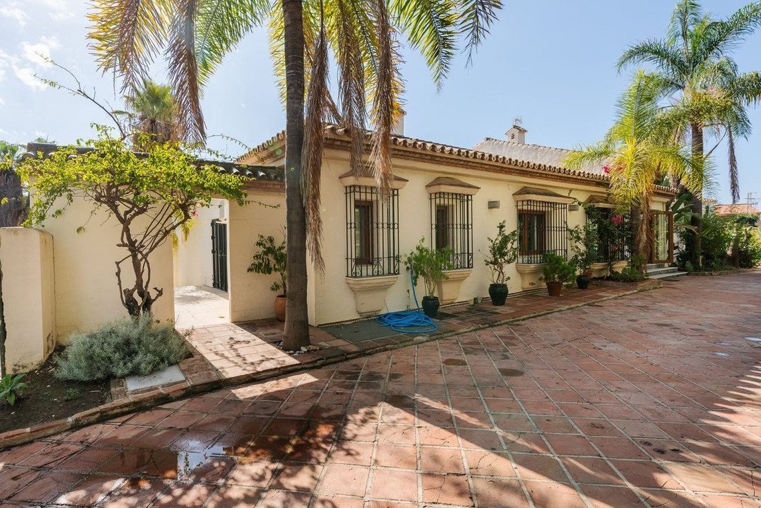 Villa in Estepona, Andalusia, Spain 3 - 18857747