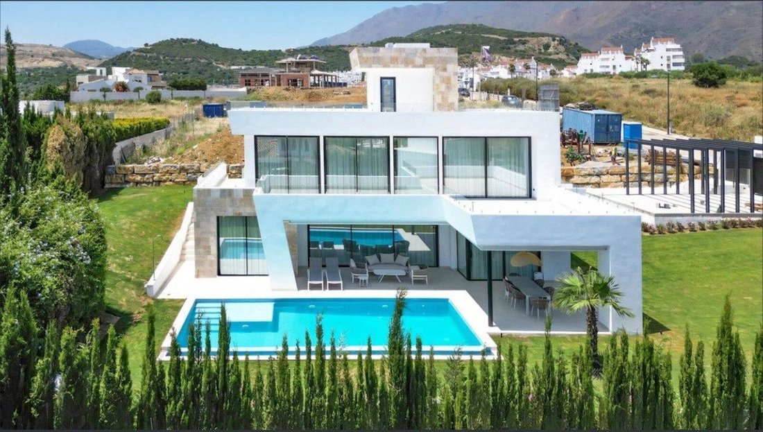 Villa in Estepona, Andalusia, Spain 1 - 18857157