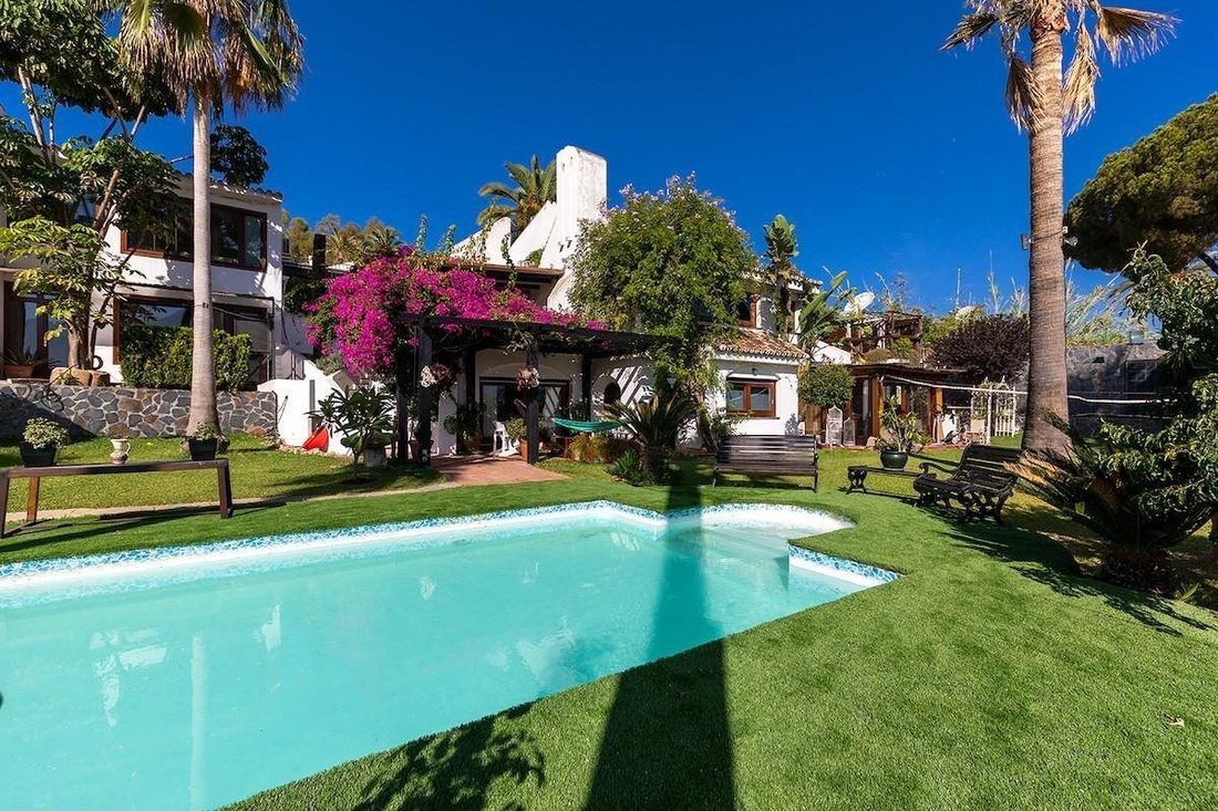 Villa en Playa Puerto Banús, Marbella, España 1 - 18856449