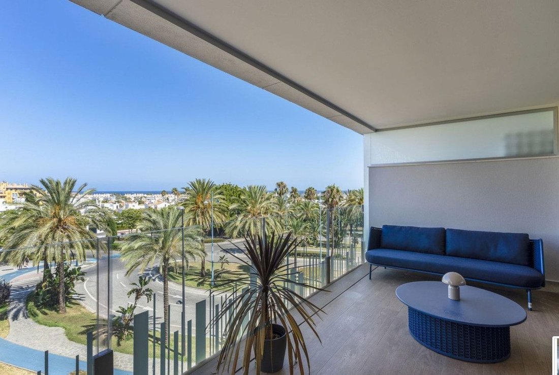 Apartment in San Pedro de Alcantara, Andalusia, Spain 1 - 18857023