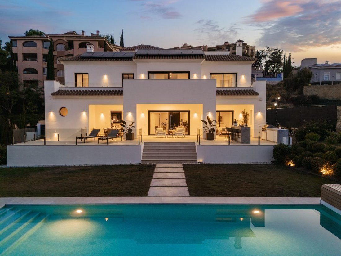 Villa in Elviria-Cabopino, Marbella, Spain 5 - 18859993