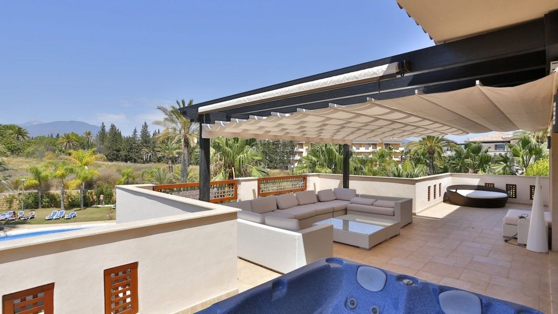 Apartment in Puerto Banus, Marbella, Spain 1 - 18857013
