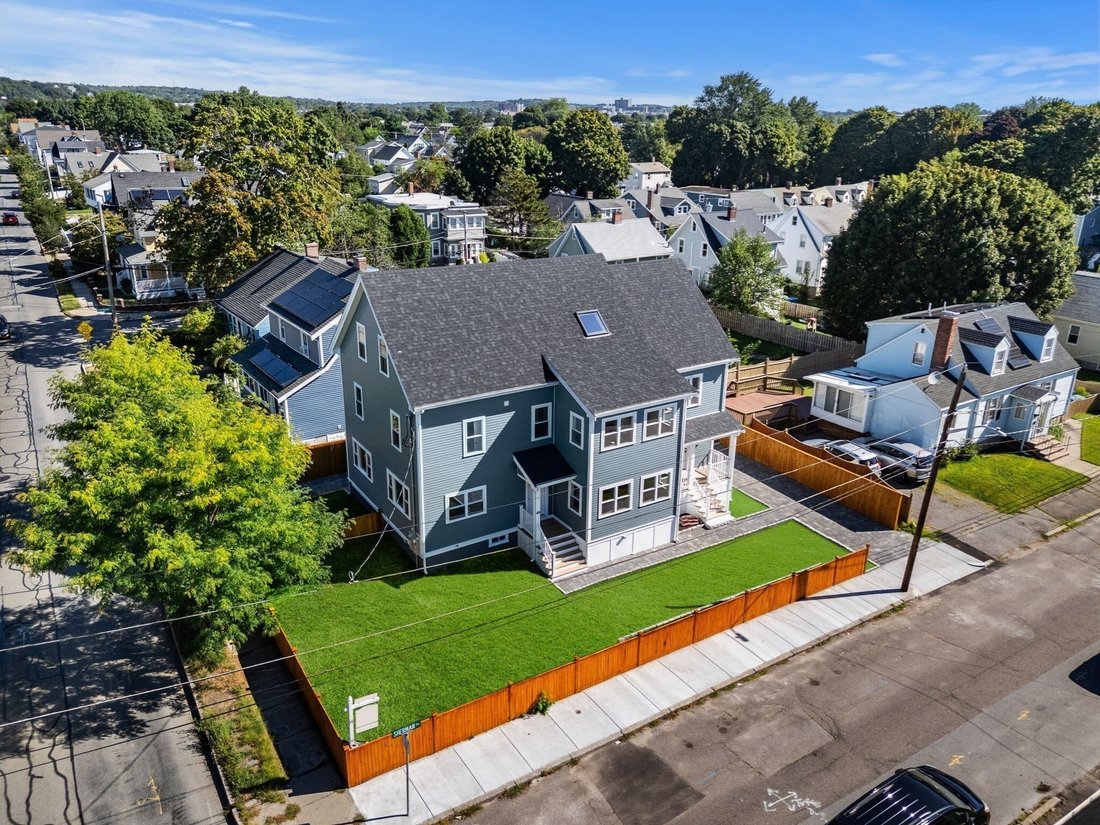 House in Medford, Massachusetts, United States 1 - 18849211