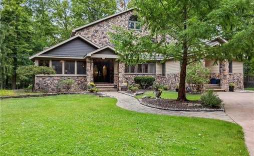 House in Olmsted Falls, Ohio, United States 1