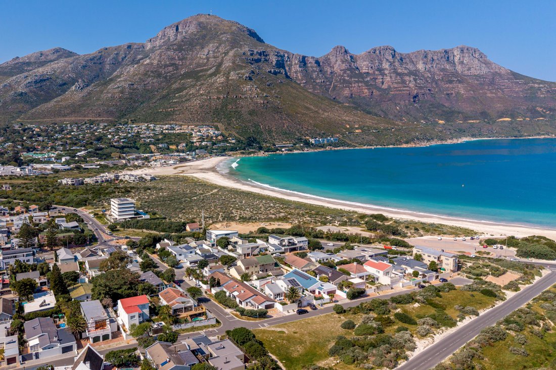 House in Hout Bay, South Peninsula, Cape Town 5 - 18856115