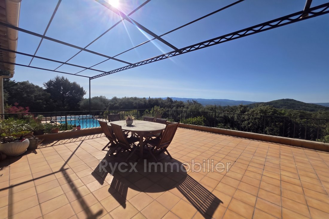 Villa a Saint-Saturnin-lès-Apt, Provenza-Alpi-Costa Azzurra, Francia 4 - 18854729
