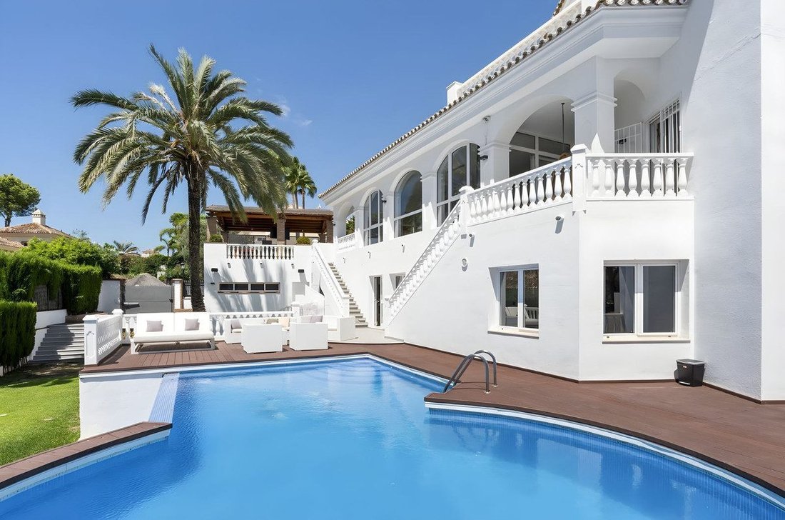 Villa à Elviria-Cabopino, Marbella, Espagne 4 - 18857052
