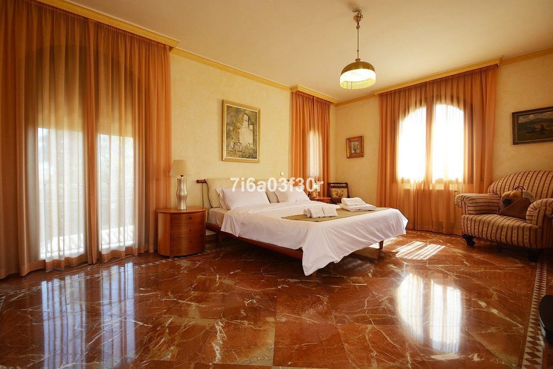 Villa à Puerto Banús, Marbella, Espagne 5 - 18861644