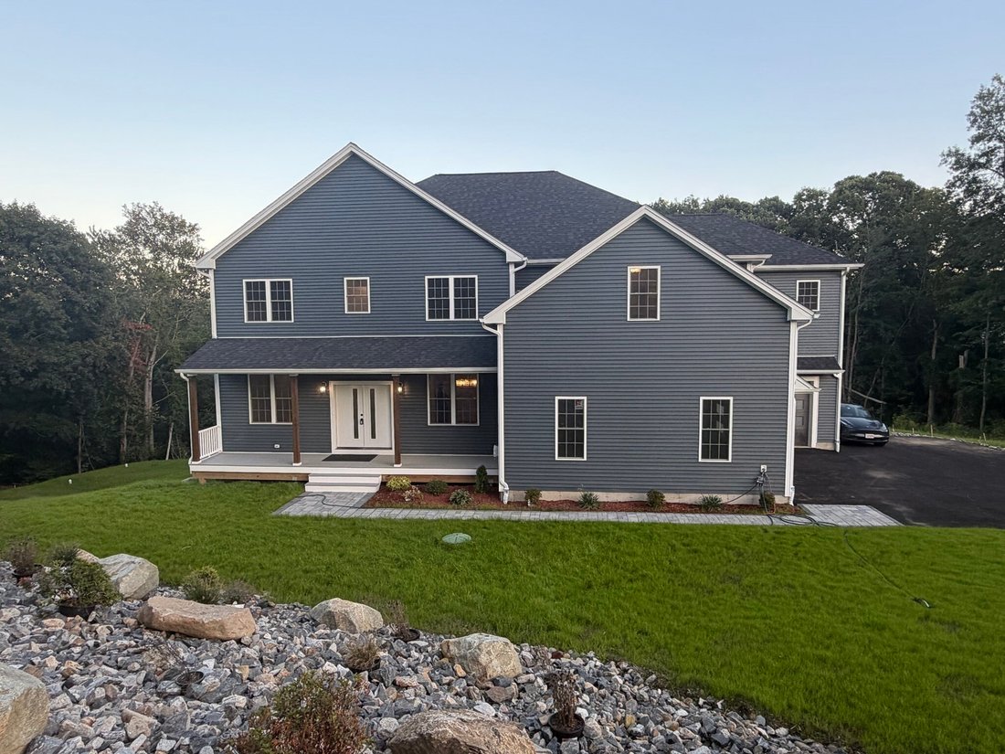 House in Shrewsbury, Massachusetts, United States 2 - 18080905