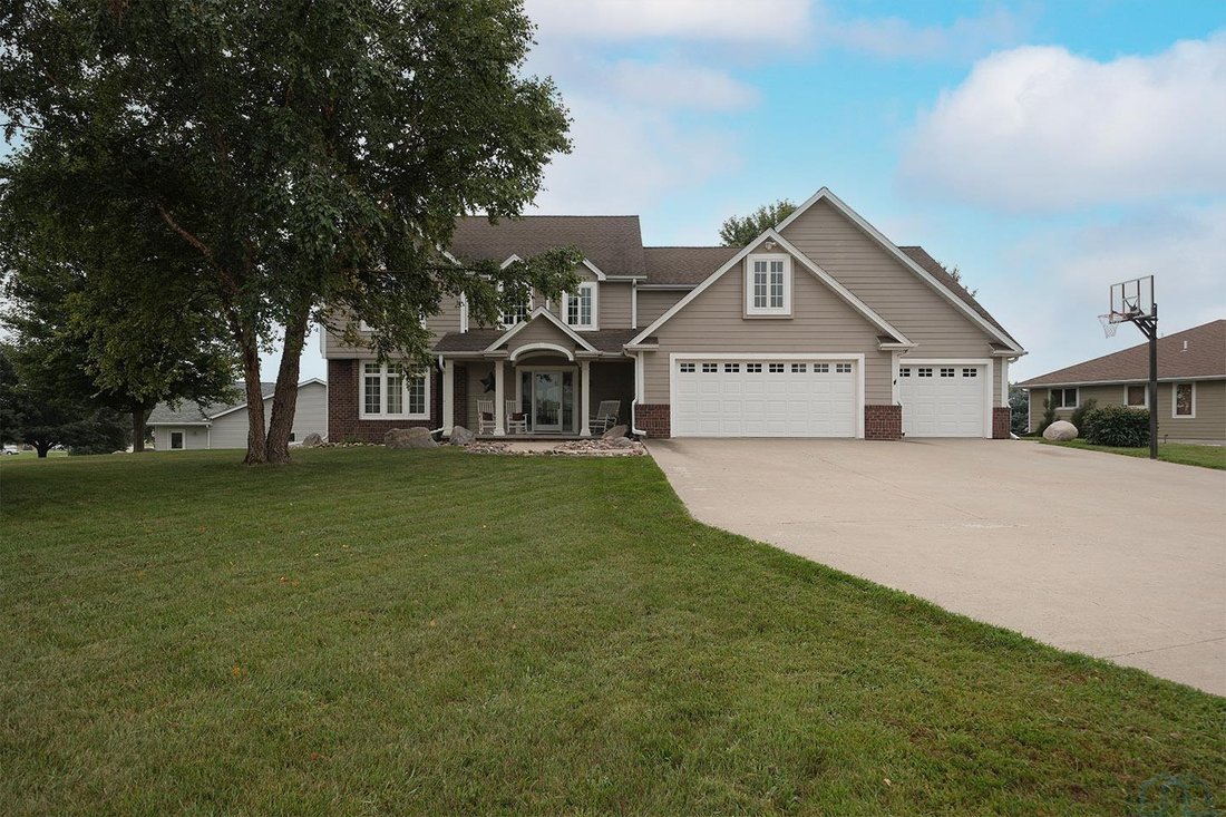 House in Sioux Center, Iowa, United States 2 - 18844877