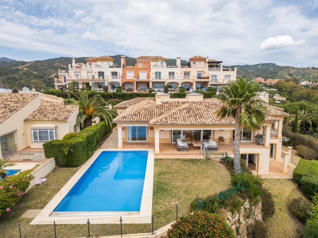 Villa in Elviria-Cabopino, Marbella, Spain 1 - 18860080