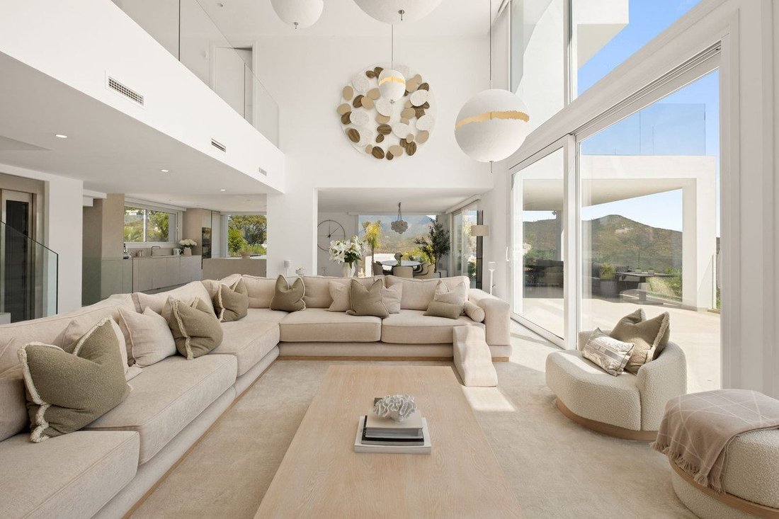 Villa in Elviria-Cabopino, Marbella, Spanien 2 - 18857360