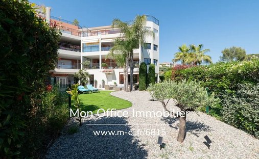 Appartement à Estérel Plage-Logis de l'Aspé-Péguière, Saint-Raphaël, France 1