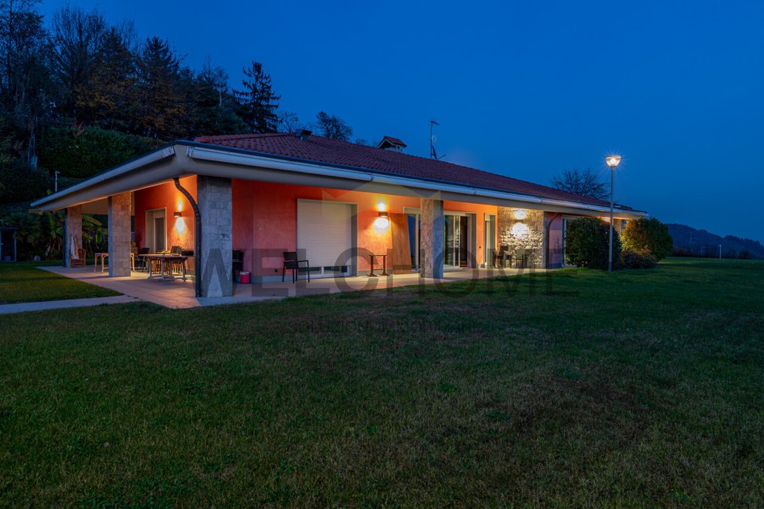 Villa in Tavernerio, Lombardy, Italy 5 - 17211338