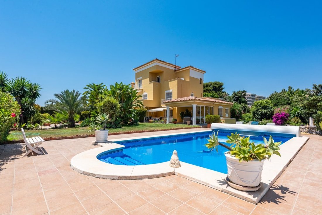 Villa in Estepona, Andalusien, Spanien 1 - 18858060