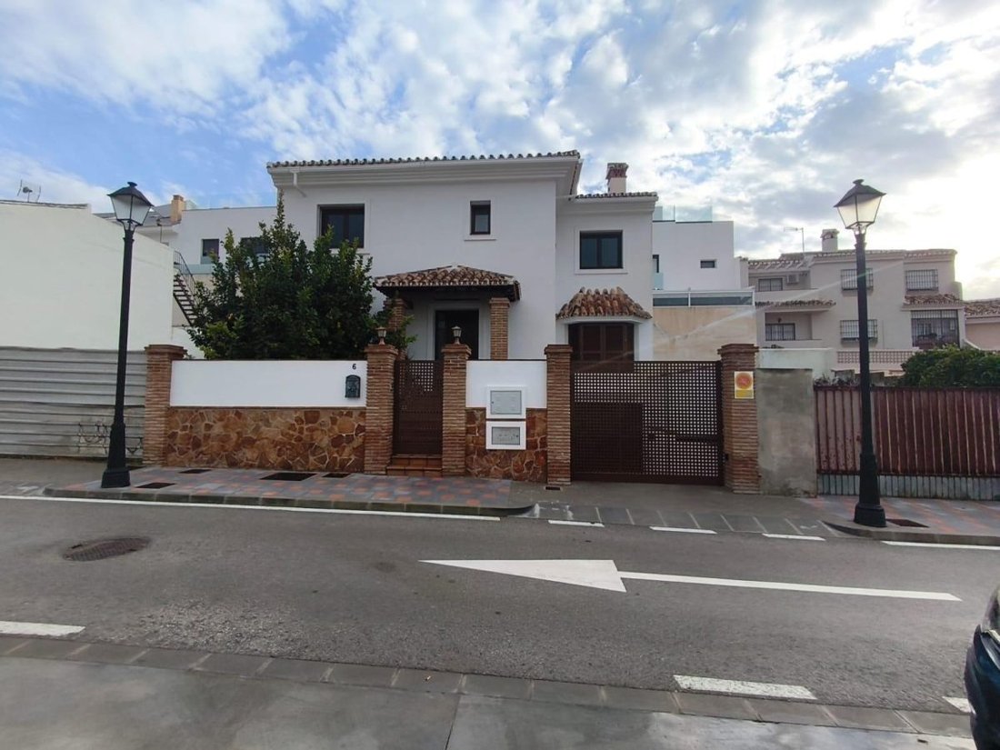 Villa a Fuengirola, Andalusia, Spagna 1 - 18856834
